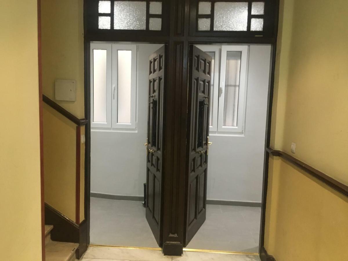 Apartamentos Gyc Viviendas Deluxe Leão Exterior foto