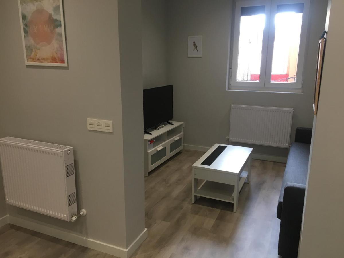 Apartamentos Gyc Viviendas Deluxe Leão Exterior foto